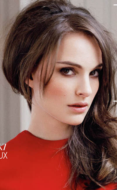 Good makeup! Dark eyes and light/nude color on cheeks and lips. Natalie Portman.