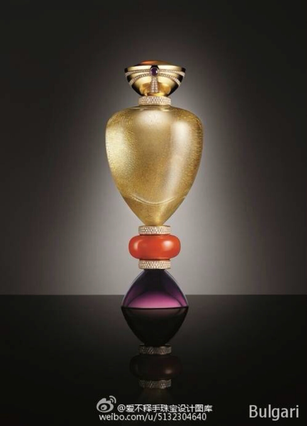 [[全世界最昂贵的香水瓶]] Bulgari 为庆祝130周年，推出瓶身贴满金箔，镶着250克拉黄水晶、4.45克拉紫水晶及25克拉钻石的香水瓶，价值约新台币 6,800,000元( 200,000欧元)。其造型源自古罗马时代的黑陶罐，由意大利富盛名之手工玻璃品牌 Venini 所制成。