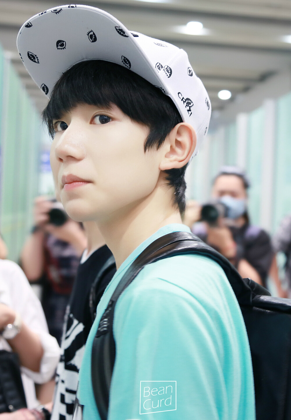 TFBOYS王源 150725 台湾赴香港赴北京 cr：BEANCURD