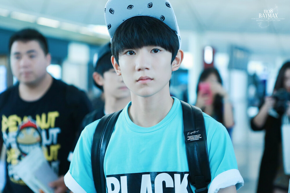 TFBOYS王源 150725 台湾赴香港赴北京 cr：Baymax1108