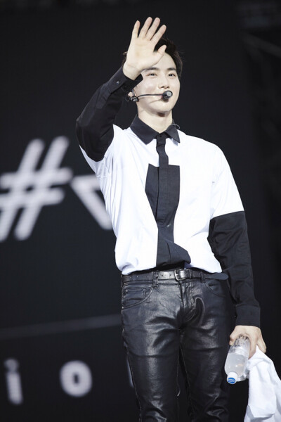 EXO 金俊勉 Suho #EXO PLANET #2 – The EXO’luXion– in CHENGDU