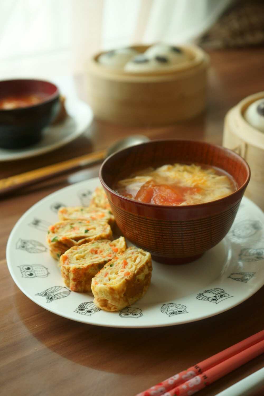 早餐~豆沙包+厚蛋烧+西红柿蛋花汤~