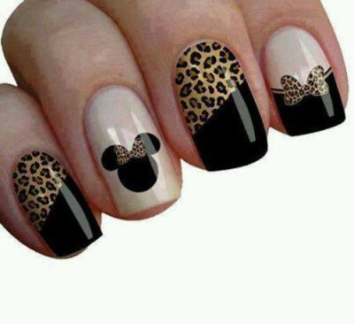 Fingernails2Go love these Mini Mouse meets Lion King Disney Nails #disneynailart