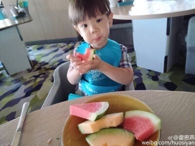 嗯哼大王次西瓜！吃吃吃！