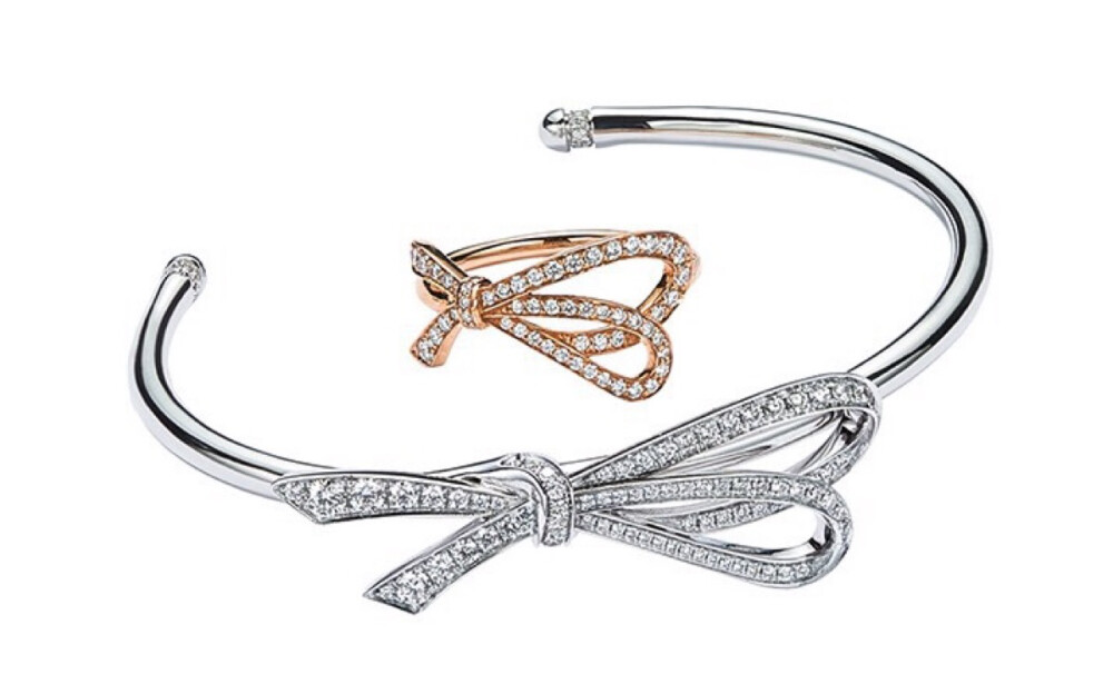 Bow 白金手镯/玫瑰金戒指，by Tiffany 蝴蝶结造型以明亮式切割钻石点缀。