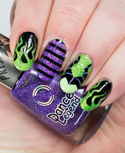 definitelymeg: “PANZ CHALLENGE: IT’S A KIND OF MAGIC This is my entry for the latest PANZ challenge, where we were given the option to do a mani based on either light magic or dark magic. Such a fun…