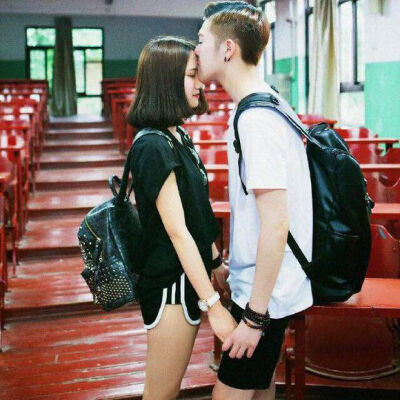 情侣头像 看完收藏祝你久久 谢支持 绝不烂大街 拿图就跑are you dog? by:你我依旧i