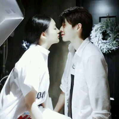 情侣头像 看完收藏祝你久久 谢支持 绝不烂大街 拿图就跑are you dog? by:你我依旧i