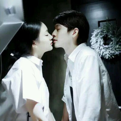 情侣头像 看完收藏祝你久久 谢支持 绝不烂大街 拿图就跑are you dog? by:你我依旧i