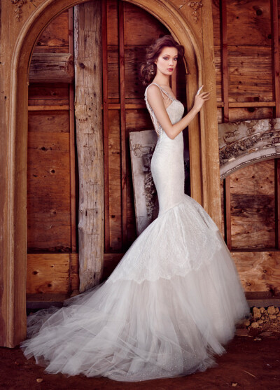 Lazaro Bridal Gowns, wedding dresses Fall 2015 collection。拉萨罗2015秋冬婚纱大片。