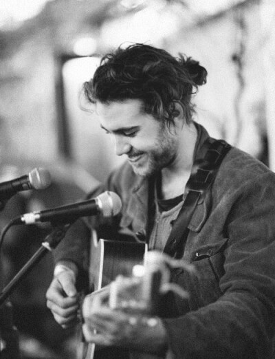 This guy that has a Man Bun and plays the guitar | Community Post: 20 Man Buns That Will Ruin You For Short Haired Guys