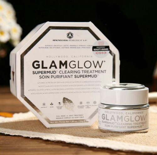 Glam Glow 白罐发光面膜 好莱坞明星走红毯必备神器
为黑罐的升级版，比黑罐更细腻，内含磨砂颗粒洗完后皮肤真的实是在发光 官方介绍功效:去除粉刺黑头白头及毛孔深层杂质，激活胶原合成，深层清洁，吸收杂质 真的是要跪拜这款清洁力超强的面膜