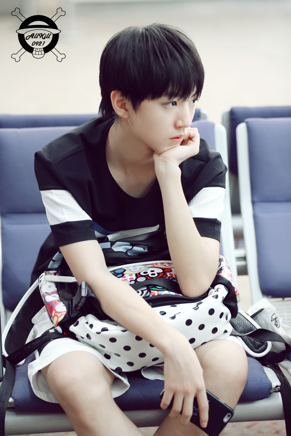 TFBOYS王俊凯 2015.07.22 台湾桃园机场-北京首都机场图。