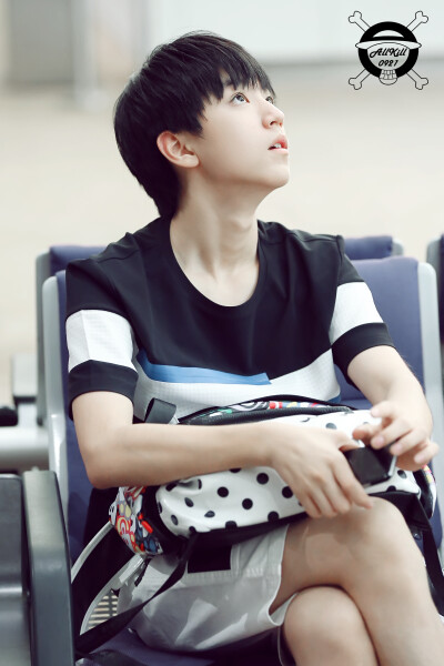 TFBOYS王俊凯 2015.07.22 台湾桃园机场-北京首都机场图。