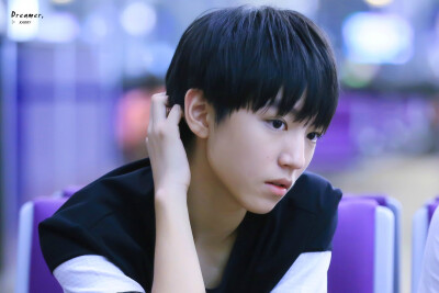 TFBOYS王俊凯 2015.07.22 台湾桃园机场-北京首都机场图。