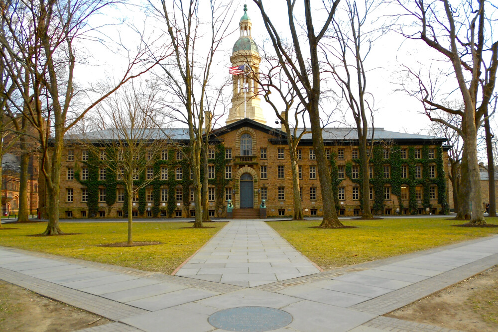 【普林斯顿大学】Nassau Hall，校内的主管理楼，建于1756年