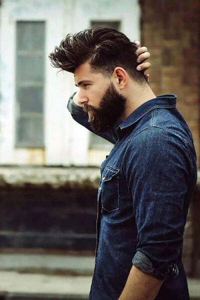 Beard is back in fashion.With the cold weather kicking in, now is the perfect time to test-drive a bit of extra chinsulation. Let your beard grow out a little longer over Christmas and go for a sexi m…