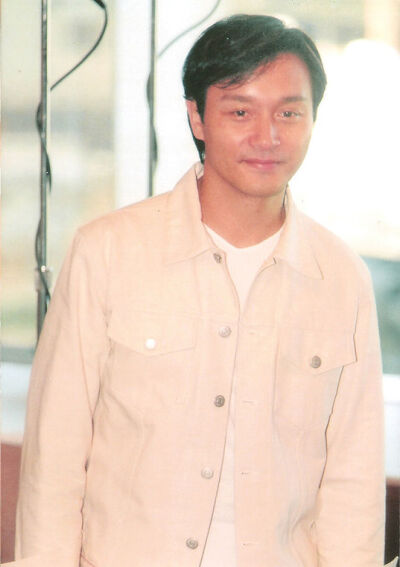 2001.8.9张国荣出席“cash金帆音乐奖”记者会。