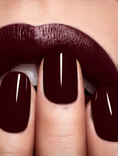 el color del 2015 marsala y todas sus gamas, busca la que te quede mejor y vaya contigo si eres calida o fria Oxblood nail and lip #myORwinter #MrPrice