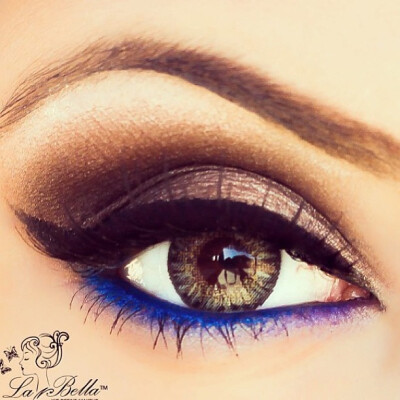 Latte and mocha smoke with royal blue and purple under liner