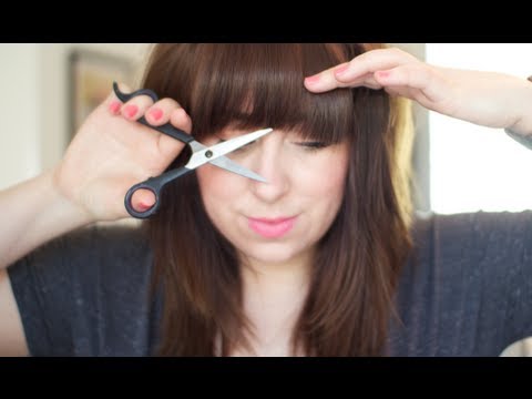 How To Cut Blunt Fringe/Bangs! | Gemsmaquillage ...this method is truly GENIUS! So easy I think I may go cut my bangs now!