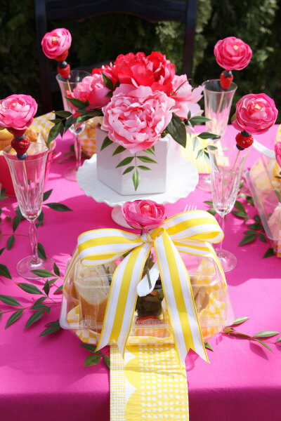 PINK + YELLOW TABLESCAPE