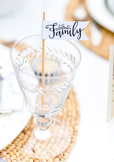 {CELEBRATE} HOST A FAMILY REUNION + FREE PRINTABLES