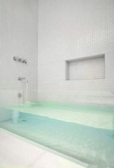 ❤ 极简主义 ❤ 马赛克瓷砖 透明浴缸清水荡漾 卫生间浴室装修设计
