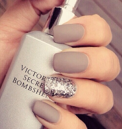 Matte nails