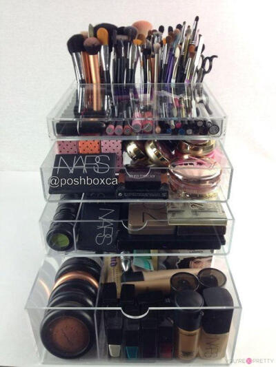 13 Insanely Cool Makeup Organizers | Pinterest Edition | Best makeup brush sets, makeup brush holder, and makeup brush organizers at You’re So Pretty | #youresopretty | youresopretty.com