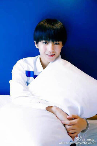 #王俊凯##TFBOYS王俊凯#蓝色配少年最美不过