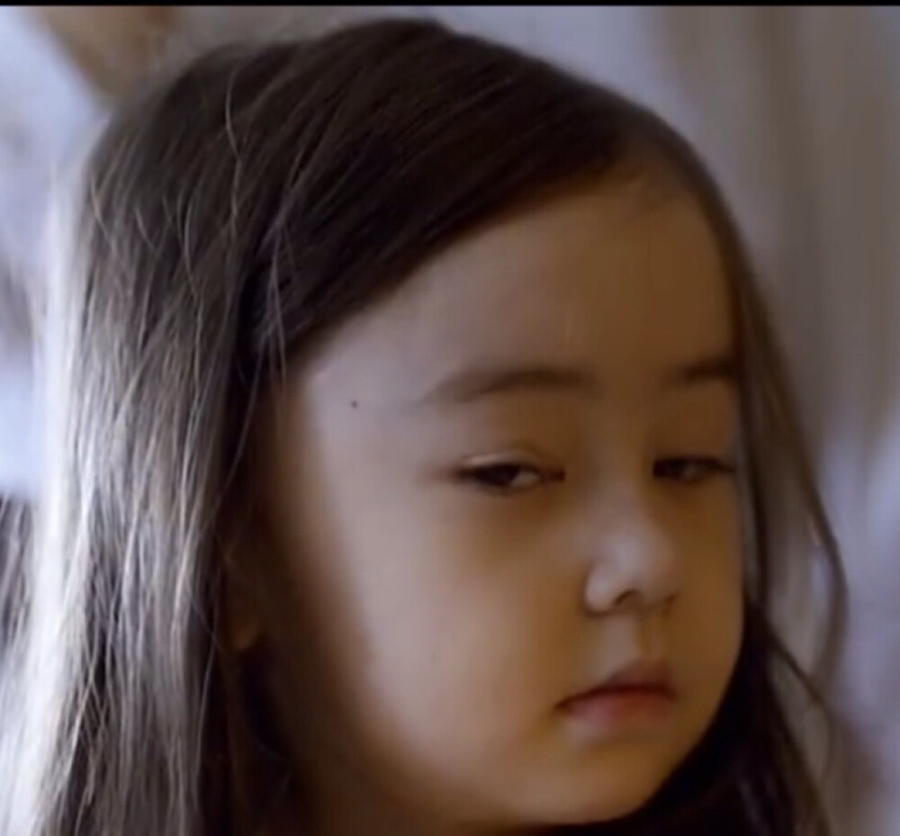 小女孩头像妮妮有一个地方只有我们知道