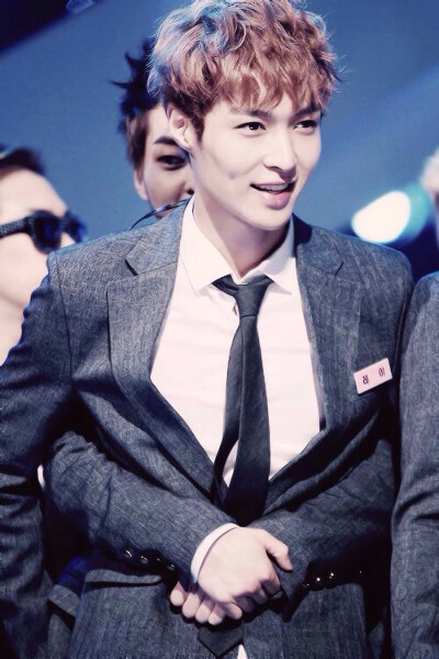 Lay 张艺兴 EXO