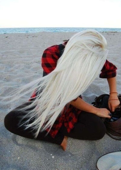 One day, I will try this hair color. Probably in the summer when I'm darkest for best contrast.