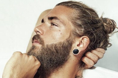 Man buns are taking over the world. You love them, I love them, we all love them. Enjoy these beautiful men with beautiful (man) buns. 20 Man Buns That Will Ruin You For Short-Haired Guys