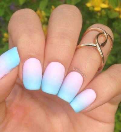 Really into ombre right now! Works for hair, nails, make up and so much more!