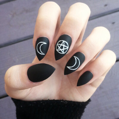 Occult fake hand-painted stiletto nails