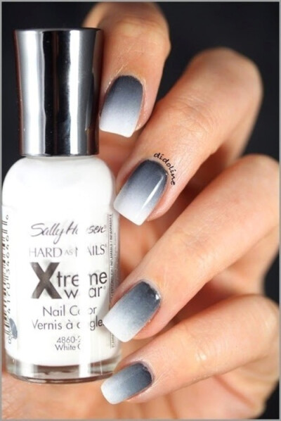 FabFashionFix - Fabulous Fashion Fix | Nails: Ombre Nails trend and techniques