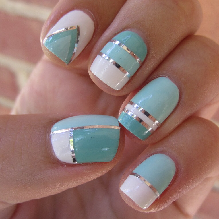 13 Beach-Inspired Nail Art Tutorials (Best Jewelry Collections at www.brilliance.com)