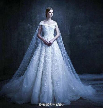 来自迪拜的Drama派高级定制婚纱Michael Cinco，华丽精致「图源微博侵删」