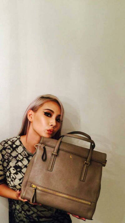 CL for Hazzys Accessories cr: CL's Offcial Facebook Page