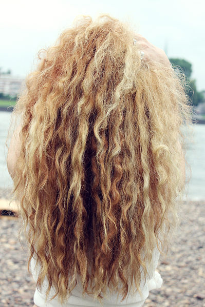 Tips on how to take care of naturally curly hair..this looks like my hair right now! Frizzy and dry.