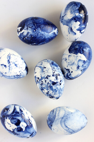 DIY Marbled Indigo Easter Eggs