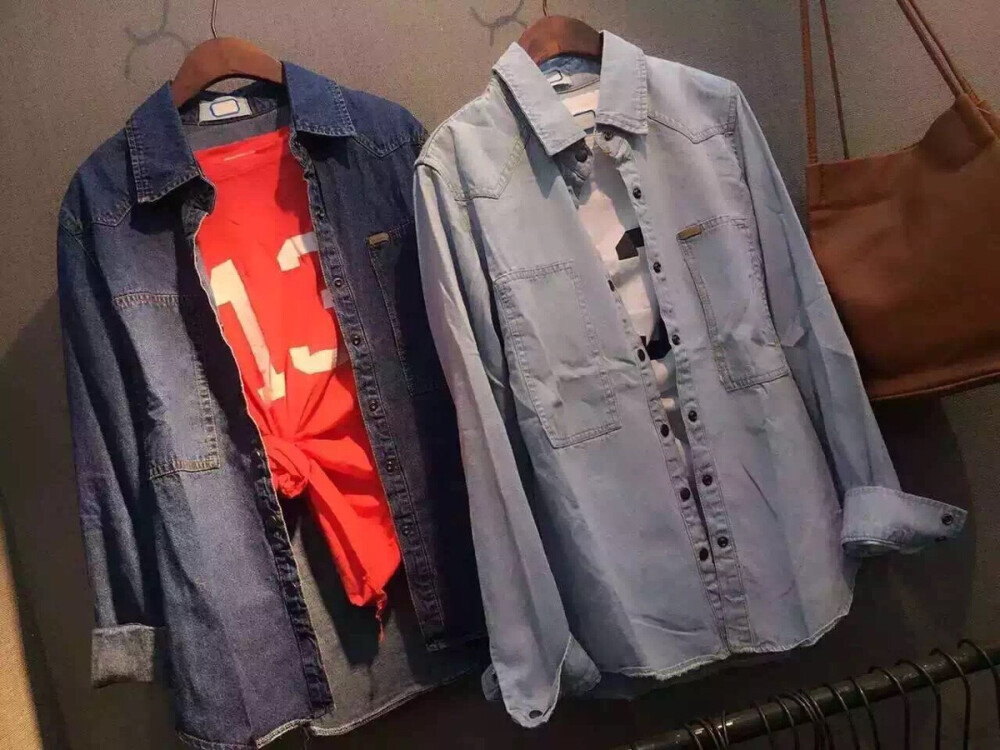 新品：牛仔衬衣款，可当外套哦。料子比较厚实：深，浅，