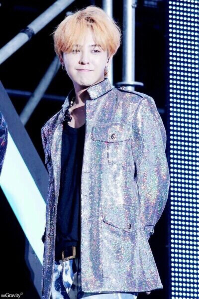 Cute 权志龙 GD 鸡涌xi G-Dragon 权萌萌 男神 2015无限挑战歌谣祭 黄太G 88年同龄人的舞台 偶吧的笑容总是让人心旷神怡