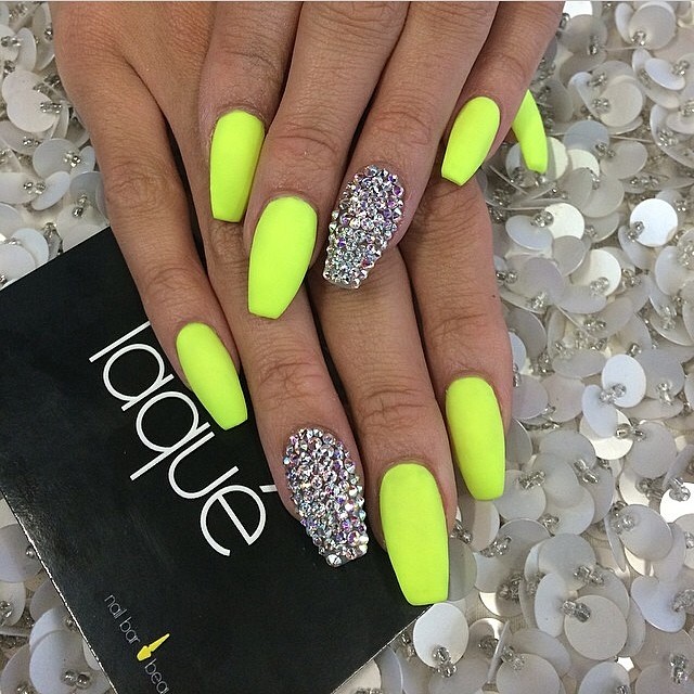 these nails are beautiful nice for the spring time!!!!!!