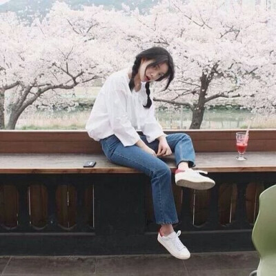 我一直记得我爱过、 女生头像 拿图点赞 来自：那时年少衣薄i