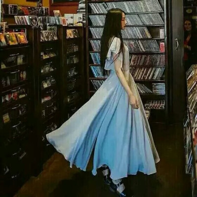 我一直记得我爱过、 女生头像 拿图点赞 来自：那时年少衣薄i