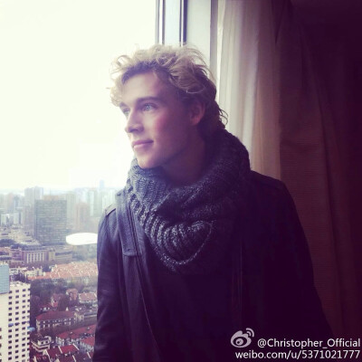 丹麦歌手Christopher Nissen 喜欢他的声音\(//∇//)\