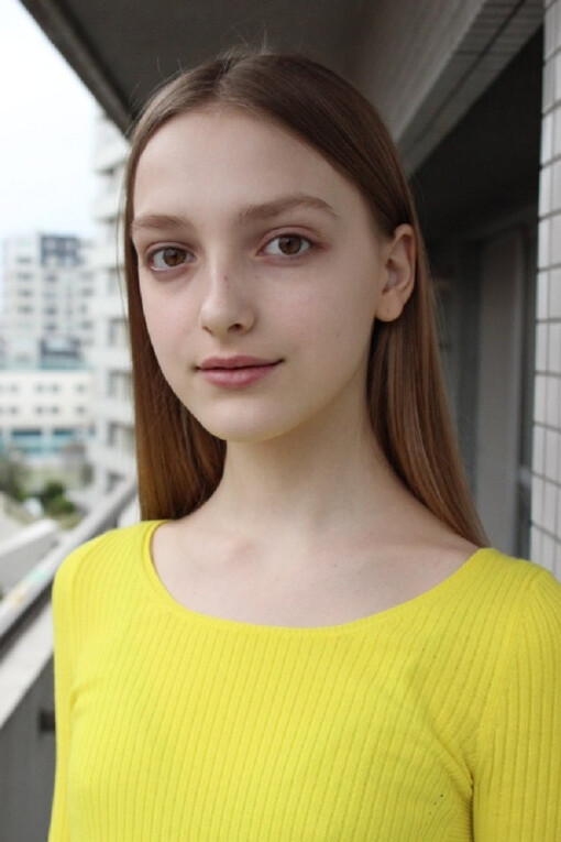 俄罗斯模特Sonya Maltceva Height: 176 cm / 5’9〃 Nationality: Russian Date of Birth: November 24 Mother Agency: Direct Scouting Center NY: Women Model Management Paris: Women Paris Milan: Women Milan Tokyo: Donna Models